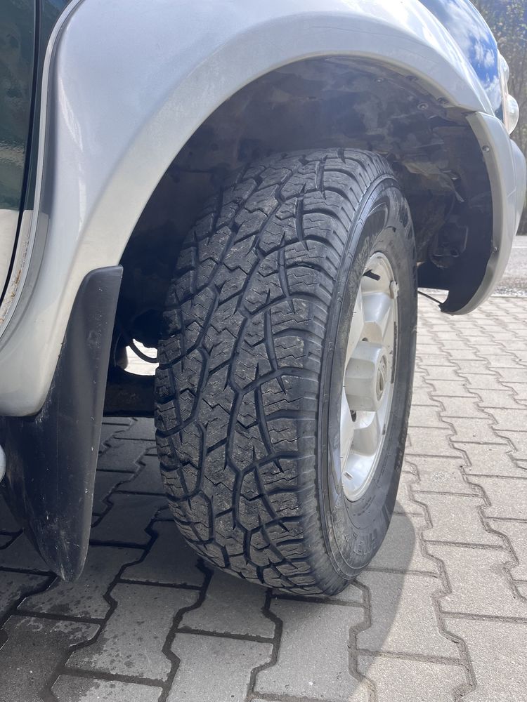 Джип ПІКАП 4•4 Nissan Navara 2,5