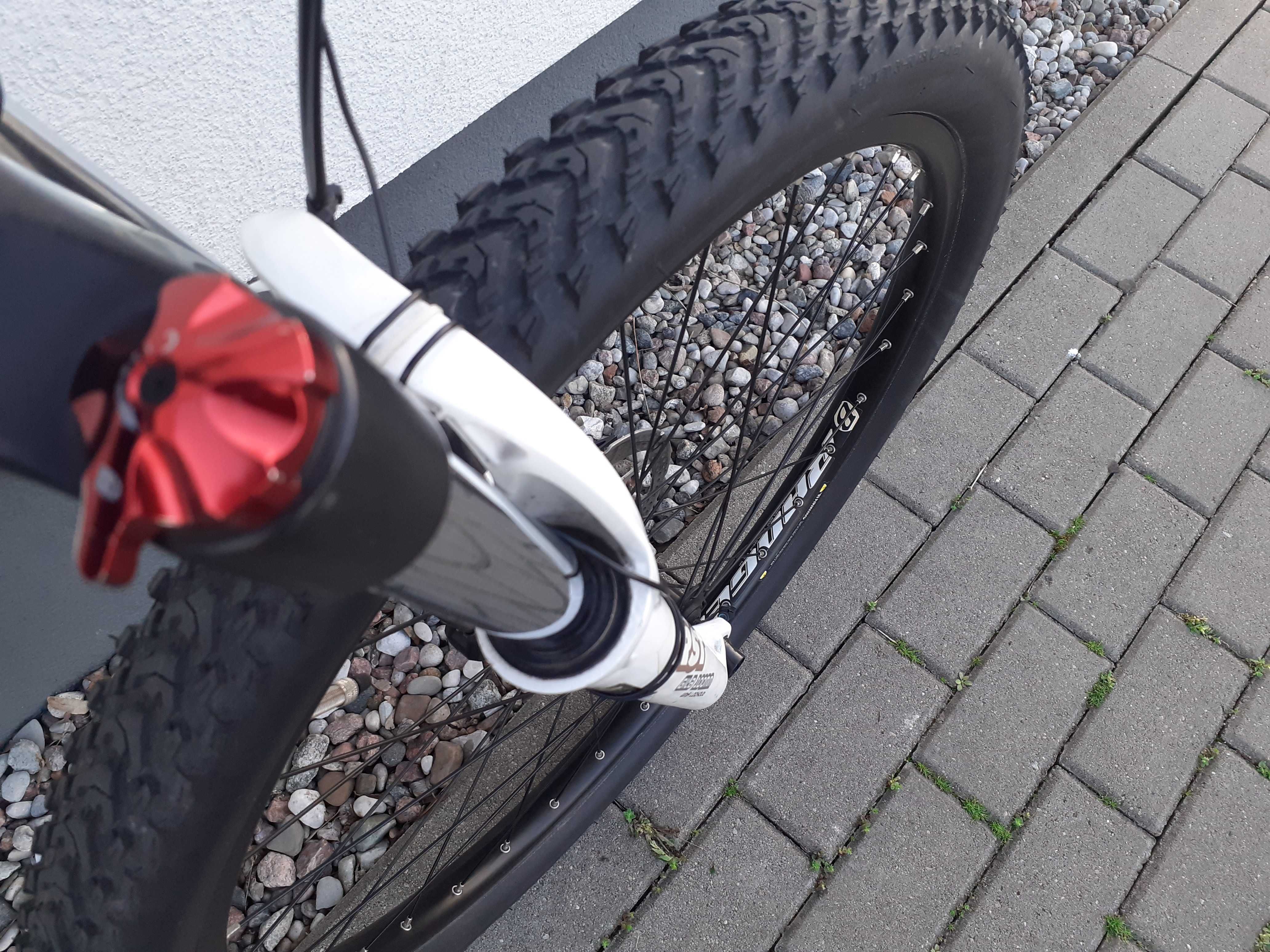 TREK  mtb hydraulika deore cube bontrager stan bdb giant alpha