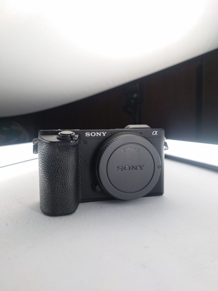 Aparat Sony A6500 Body zestaw ładowarka newell