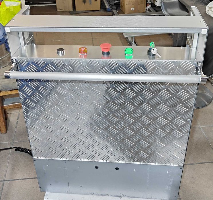 Winda transportowa dla osób niepełnosprawnych lub towarów