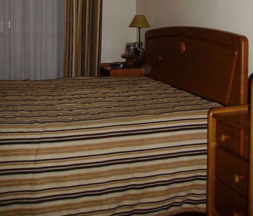 Vendo cama casal com estrado