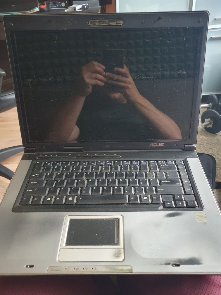 Laptopy na części sztuk 3 I pół