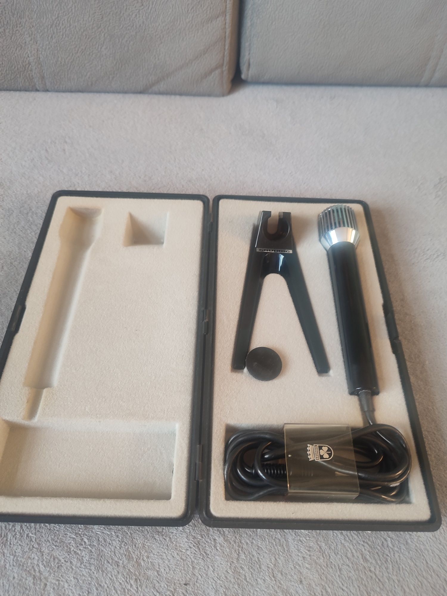 Mikrofon GRUNDIG GDM 318