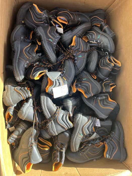 Buty z blachą wiekszosc male rozmiary 28-38