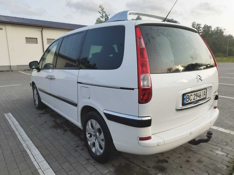 Citroen C8. ( Мінівен)
