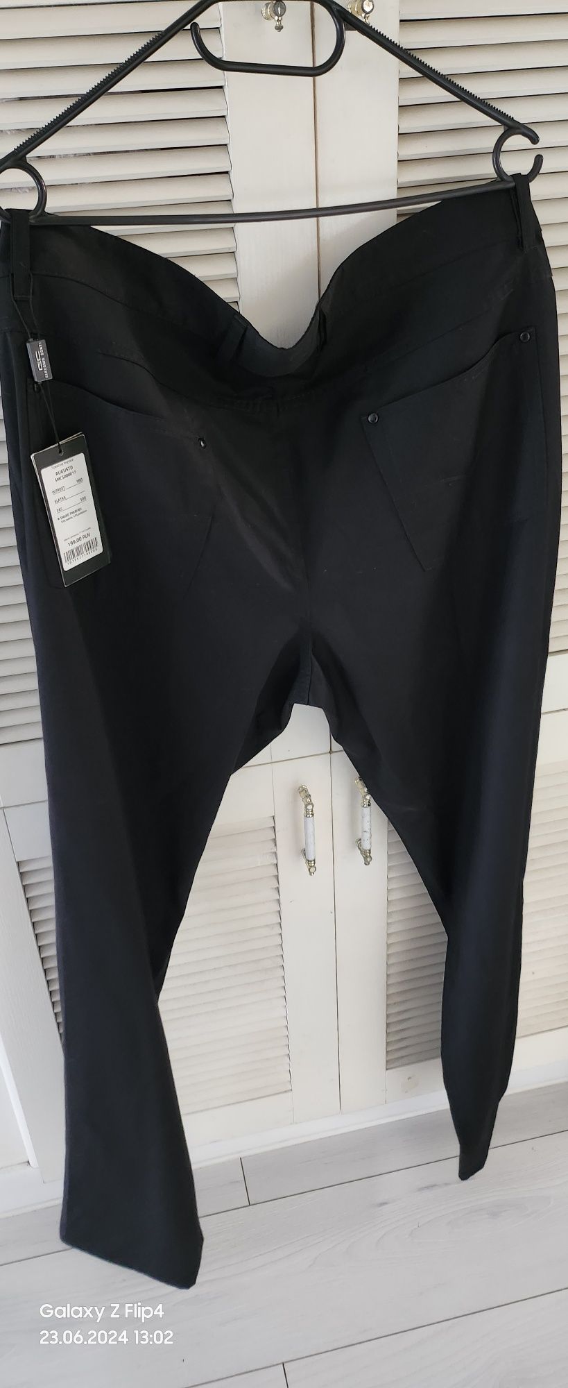 Nowe eleganckie spodnie męskie