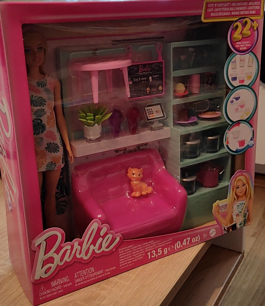 Lalka Barbie relaks w kafejce Mattel