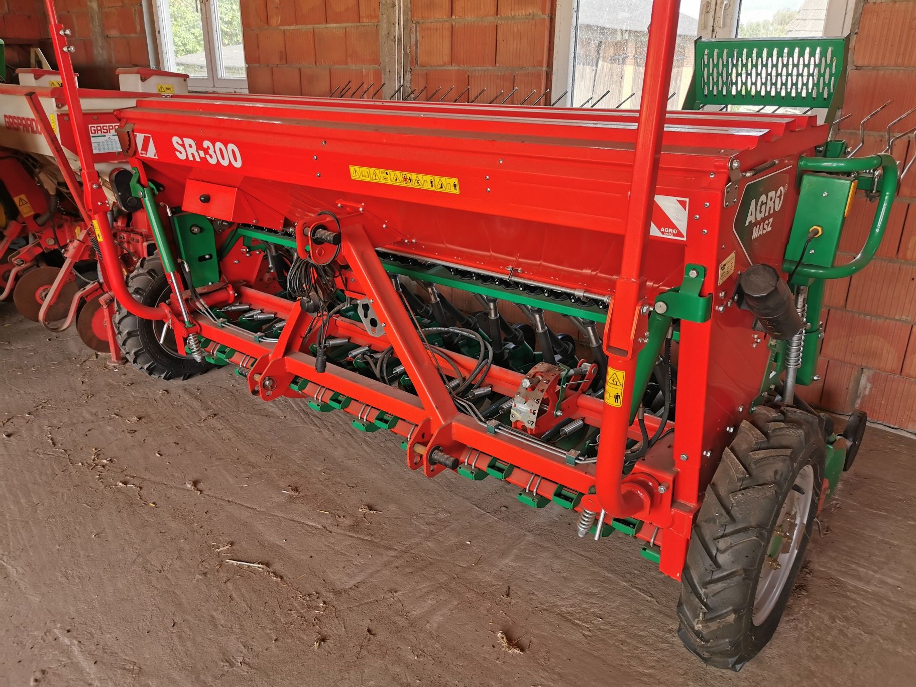 Siewnik Agro masz/Agromasz 3.0m TALERZOWY