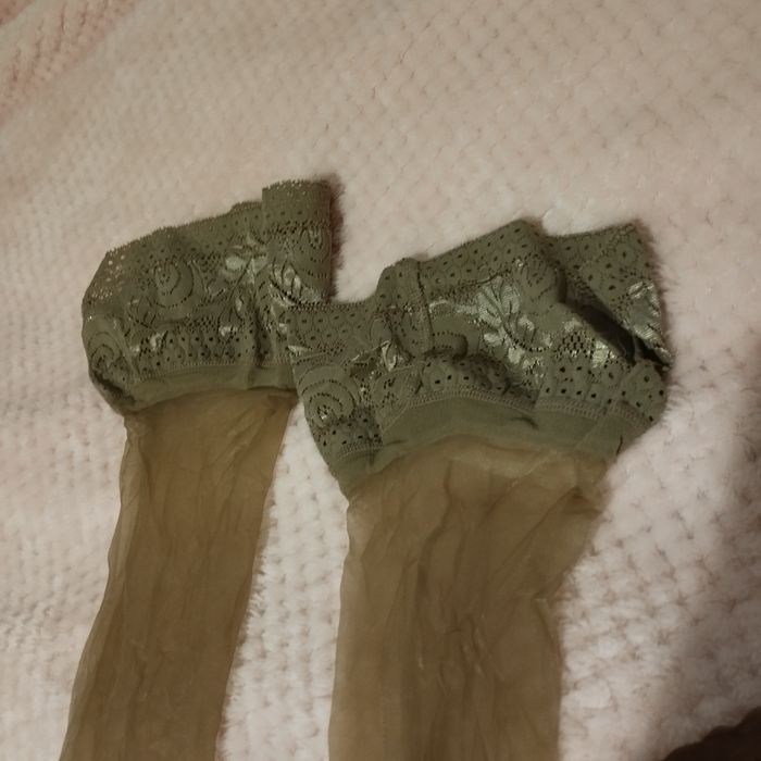 Pończochy samonośne