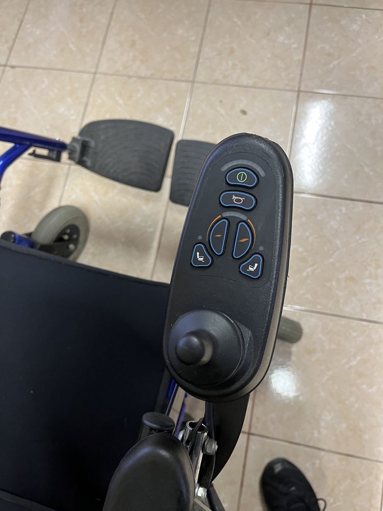 Cadeira de rodas elétrica vassilli 6v