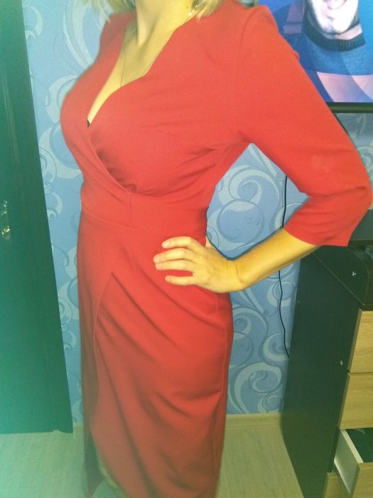 Продам      плаття