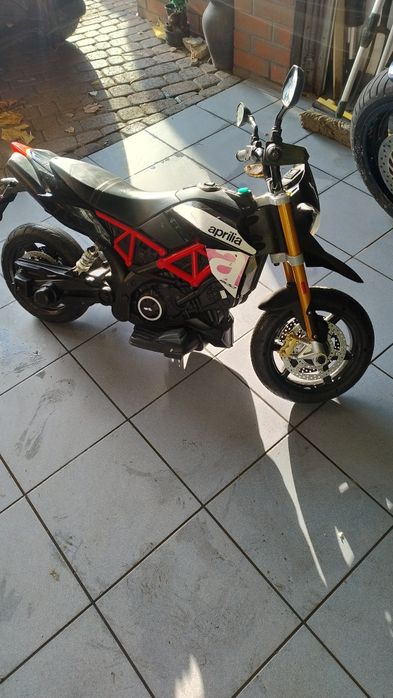 Motor na akumulator MOCNY Aprillia 9oo LED MP3 itp