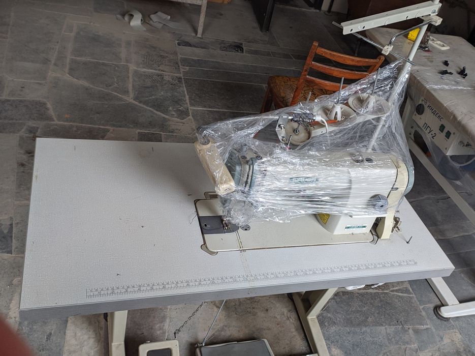 Промышленная швейная машина Siruba L818D-H1 челночного стежка