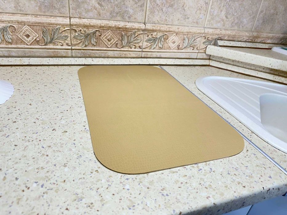 Килимки  ( різних кольорів та розмірів ) для сушіння посуду