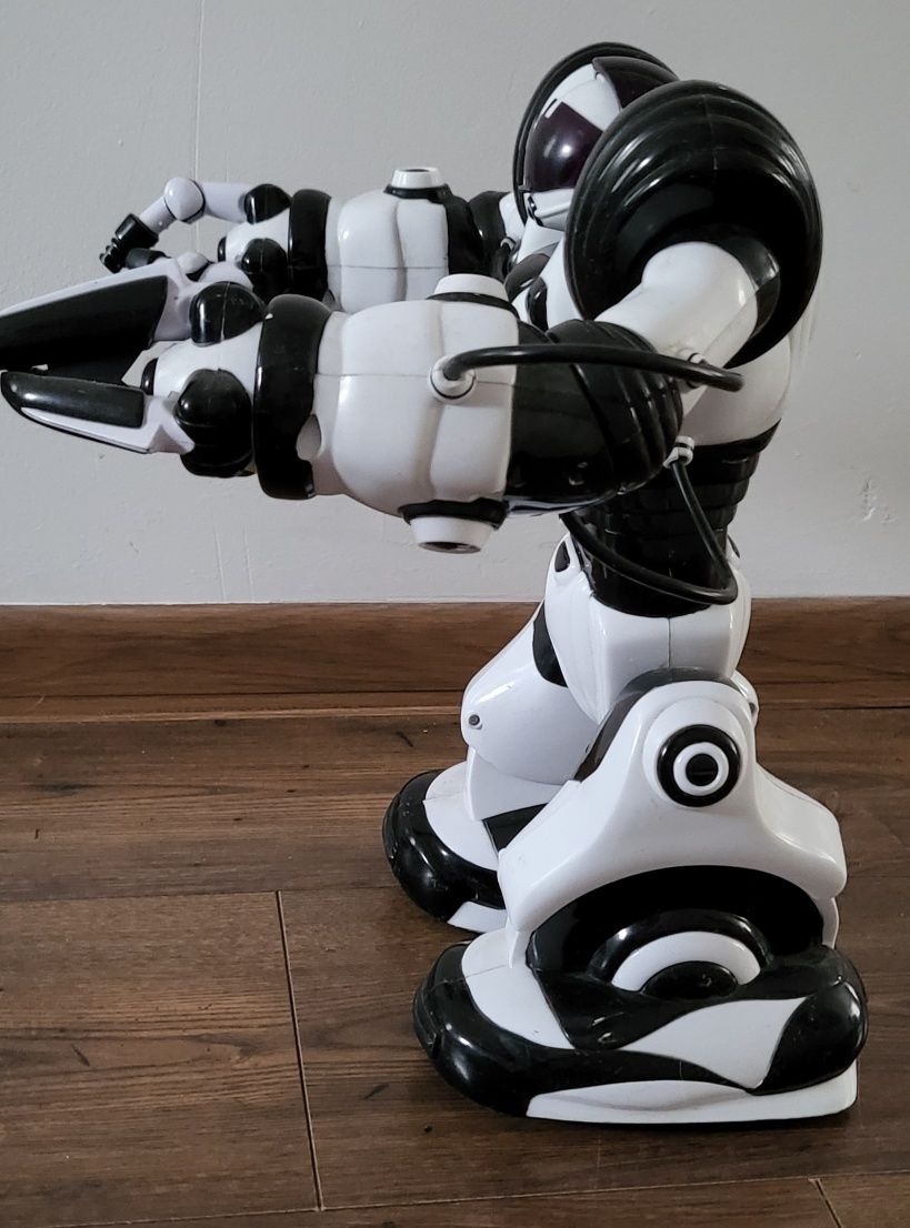 Zabawka ROBOT gigant interaktywny, 100% sprawny + pilot i baterie