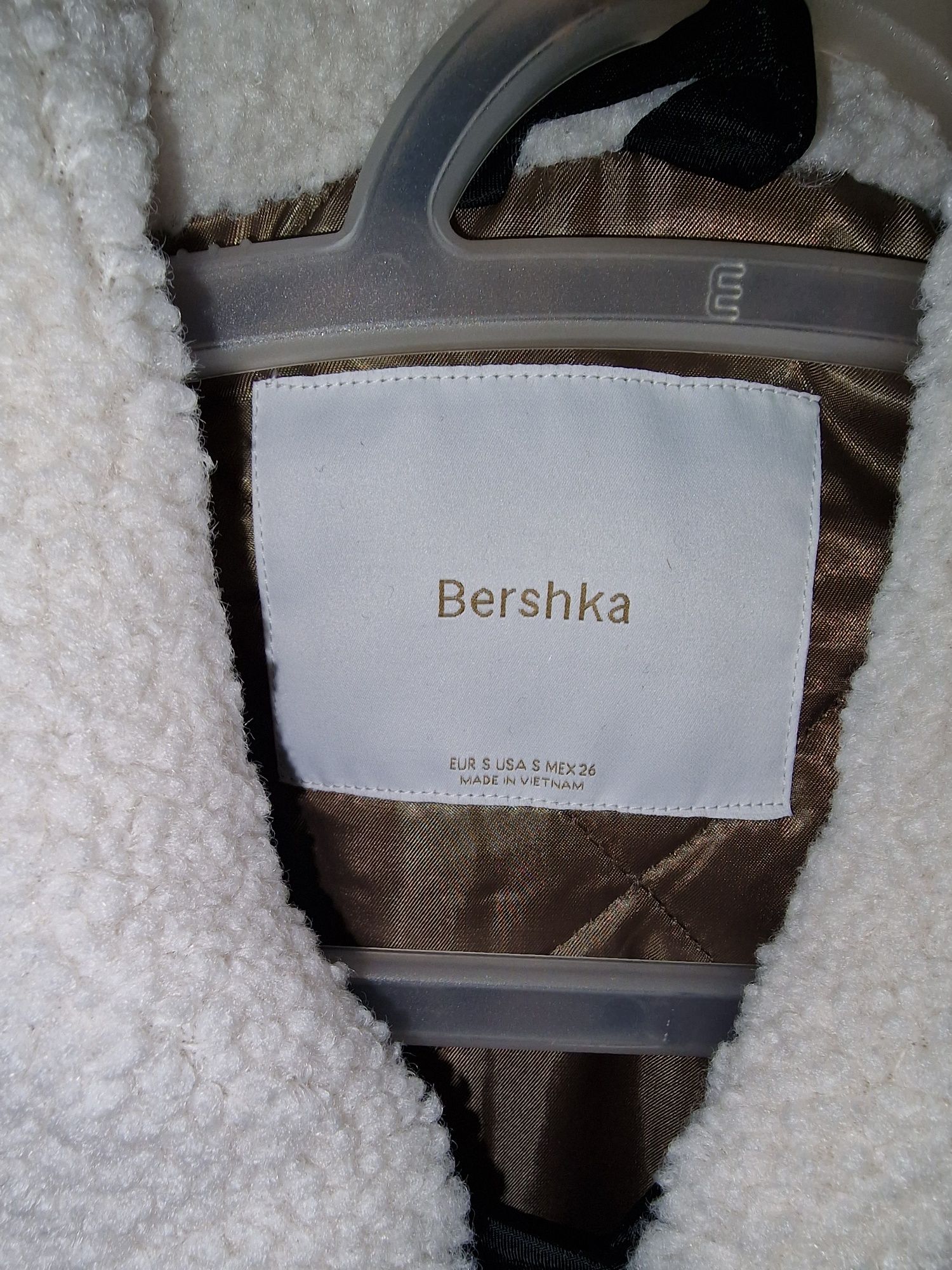 Casaco Bershka novo