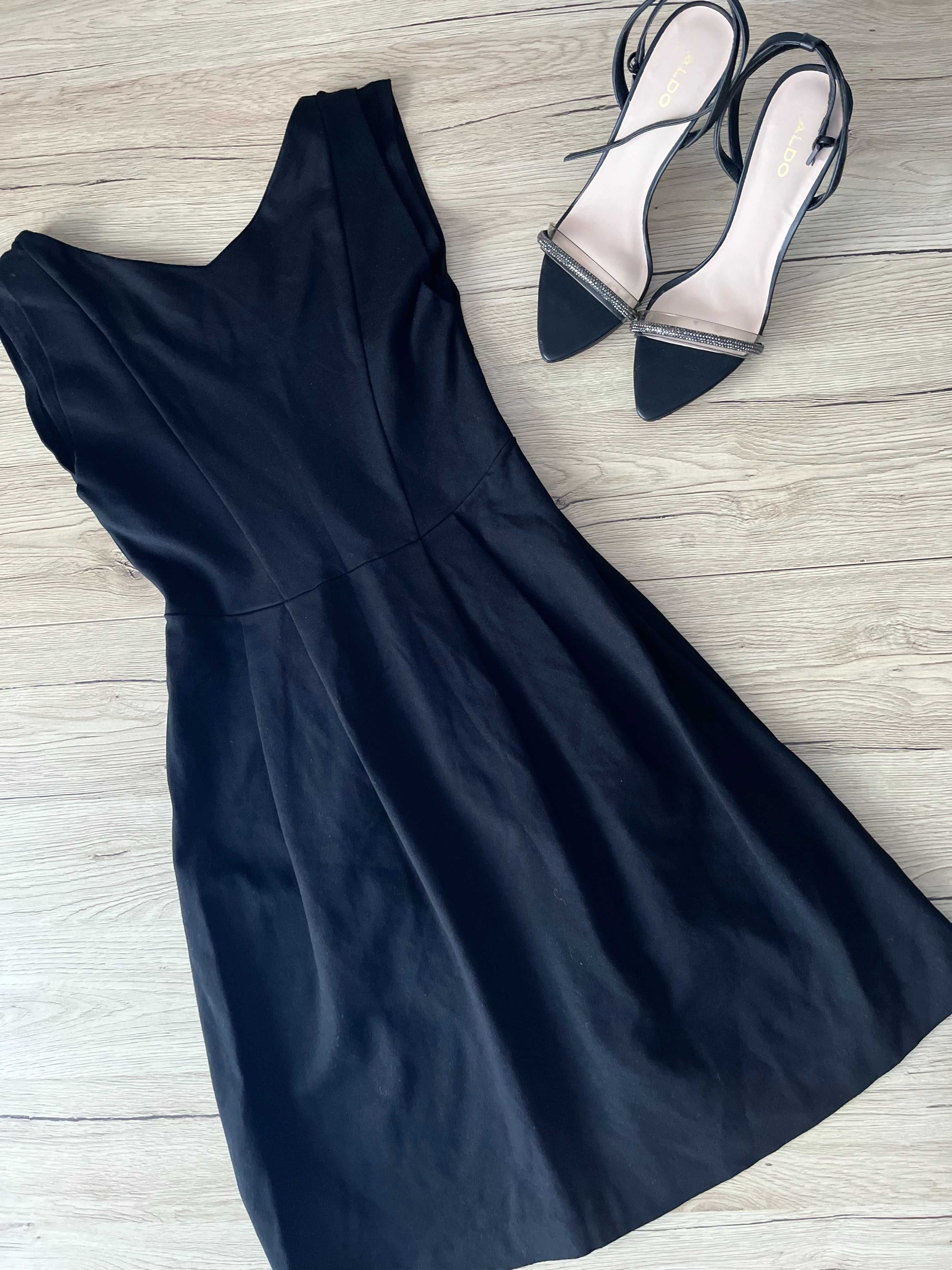 Sukienka mała czarna bez rękawków dopasowana serek elegancka Zara M/38