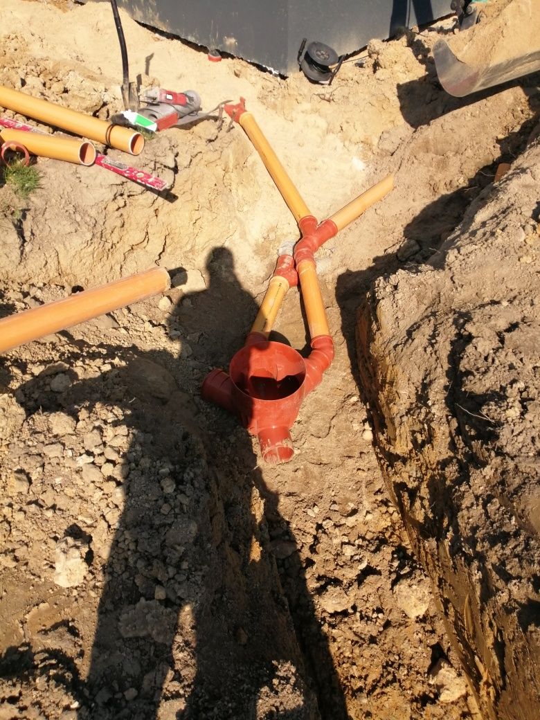 Usługi minikoparką,Prąd,Woda.Fundamęty,Podjazdy Kucie Betonu