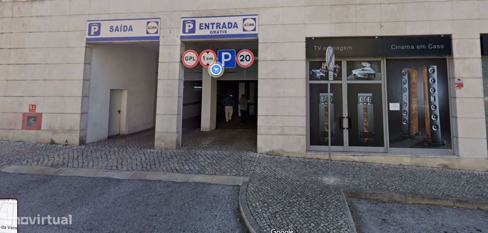 Lugar de Estacionamento - Benfica