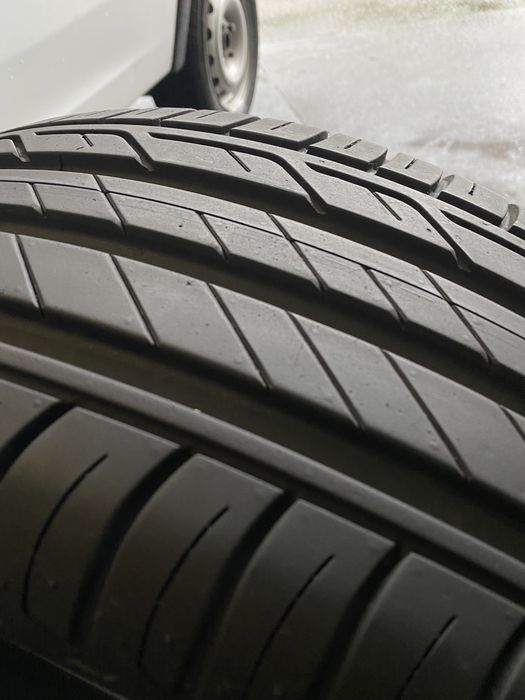 Pneus 215/55/17 Bridgestone Turanza T001