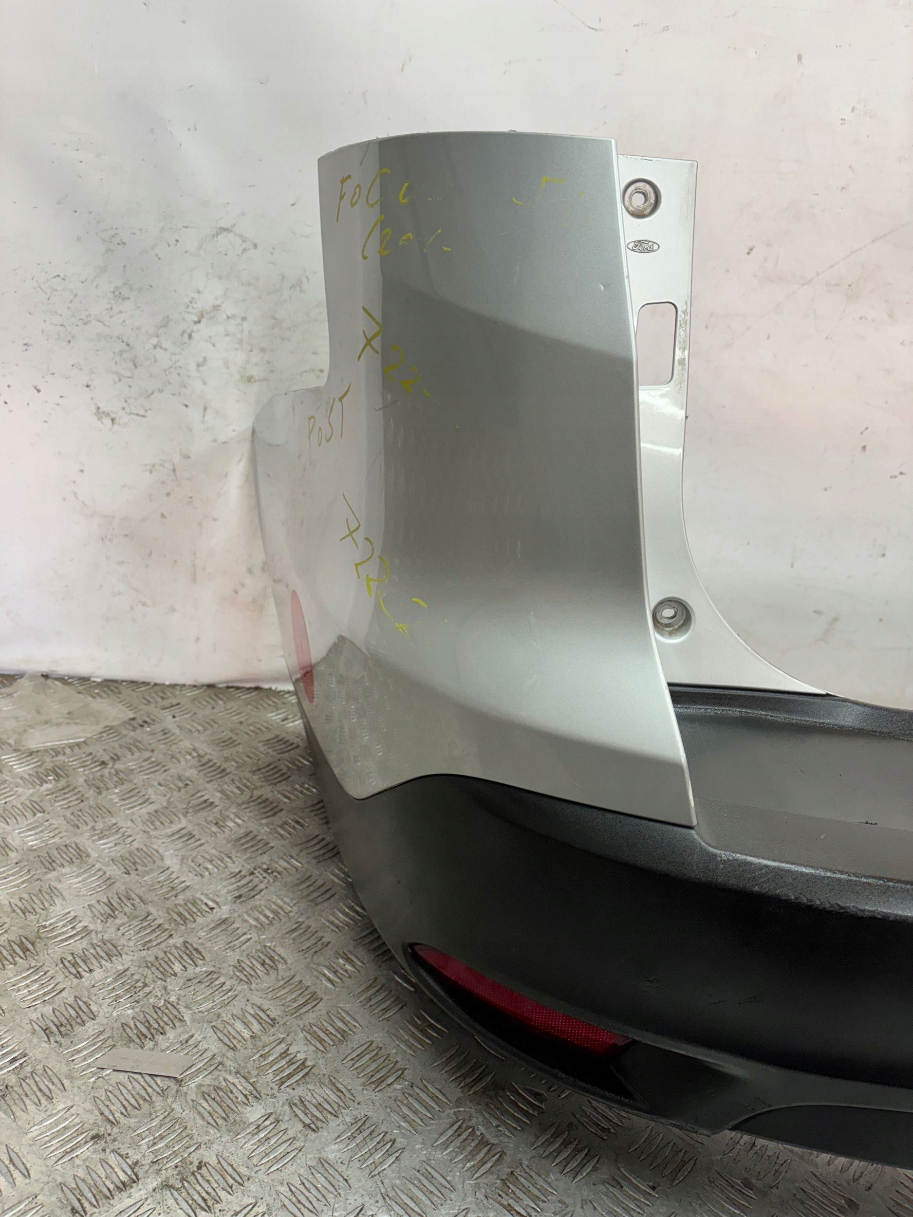 Zderzak tył Tylny Ford Focus 3 Iii MK3 Kombi 10-