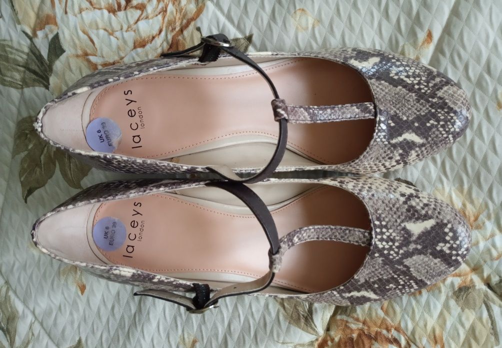 Buty skóra wzór węża Laceys London 38 39 TK Maxx