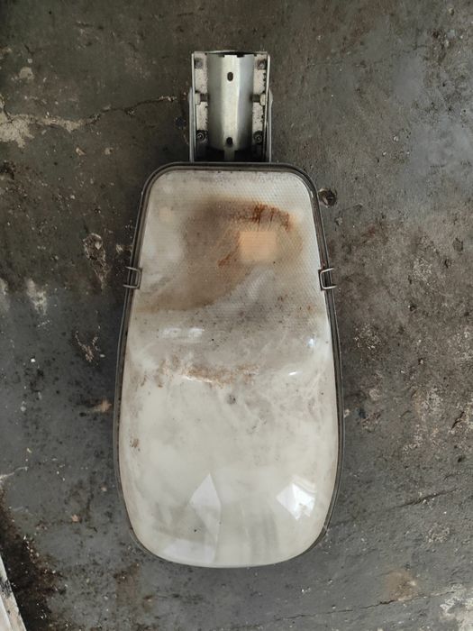 Lampa uliczna // oprawa // 2 sztuki - jedna lekko uszkodzona #