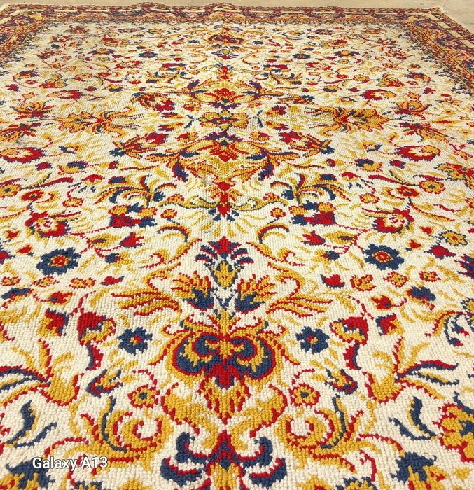 Carpete grande como nova