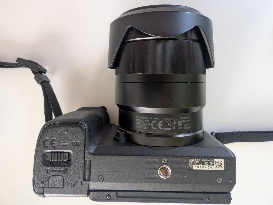 Sony a6300 z zestawem obiektywów i akcesoriów