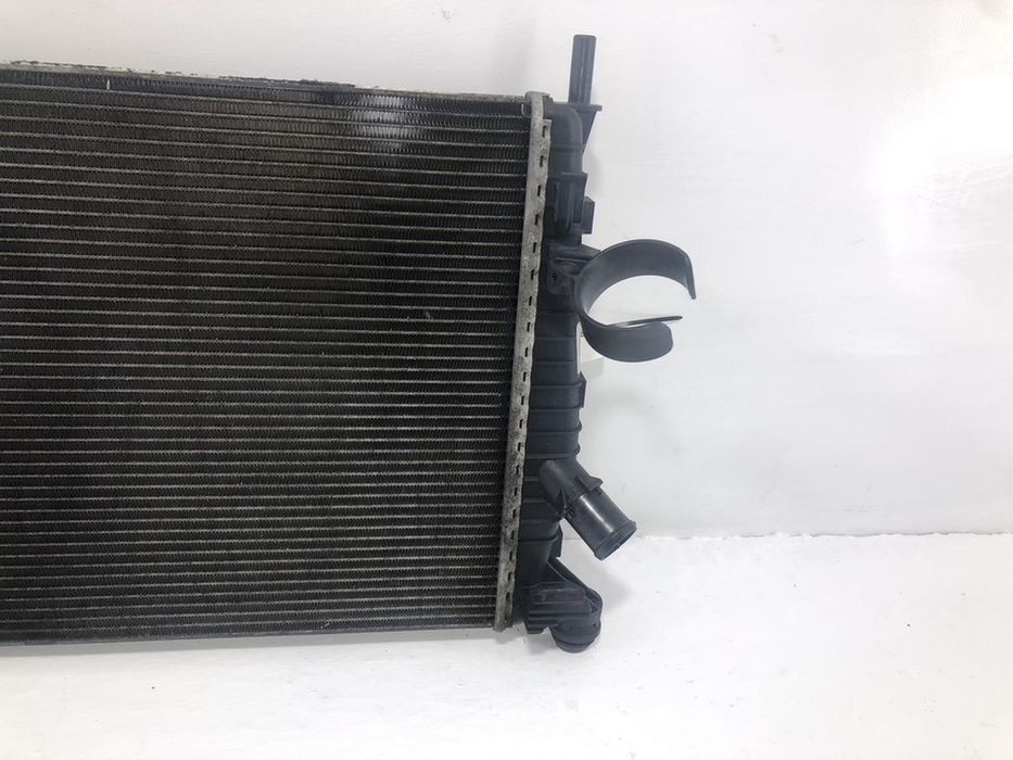 Радіатор VOLVO V50 P12 2010-2012 (3M5H8005TL) 30741094