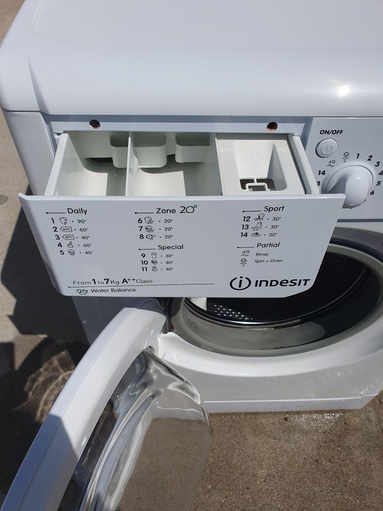 Maquina Lavar Roupa Indesit como Nova