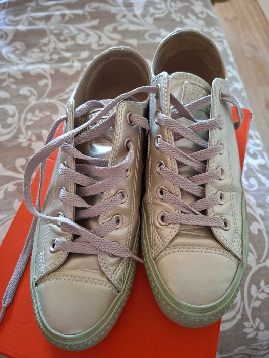 Vendo tenis All Star Converse originais douradas