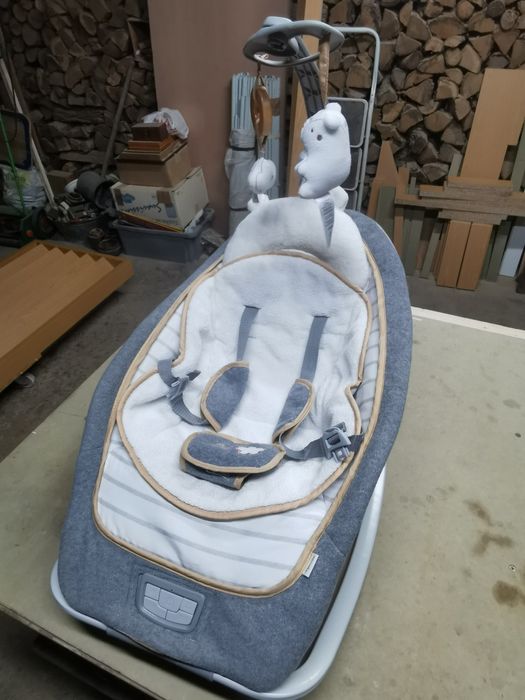 Espreguiçadeira com vibração e música da zippy