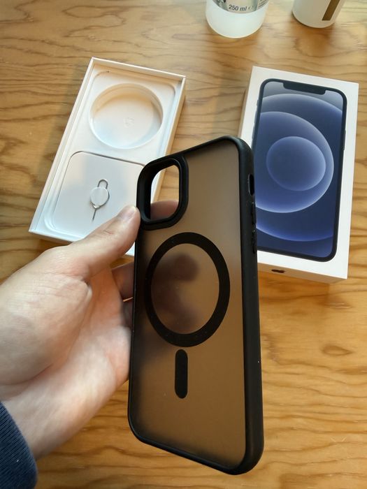 iPhone 12 com bateria nova, caixa e capa