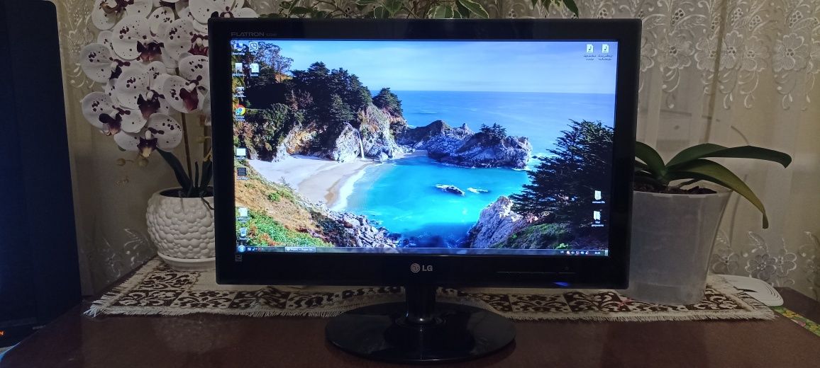 Продам Монітор LG E2240