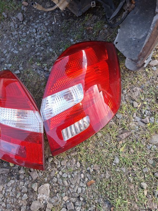 Skoda fabia kombi lampa tył prawa kompletna oryginał