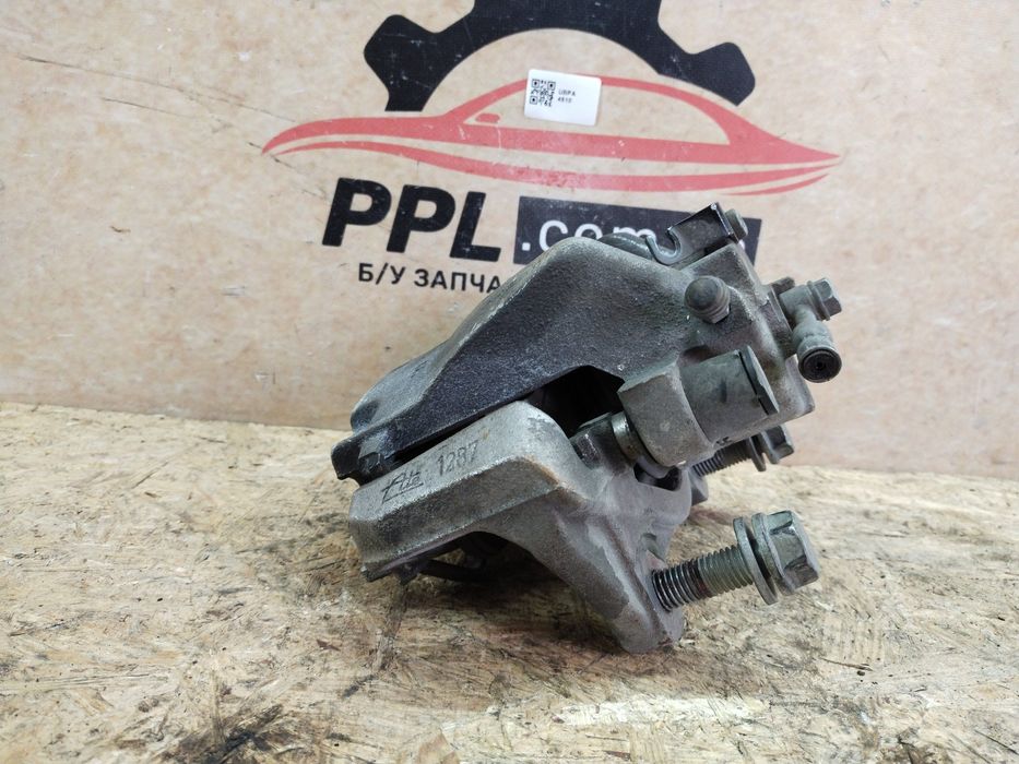 Jaguar E-Pace 2017-2024 суппорт передний левый