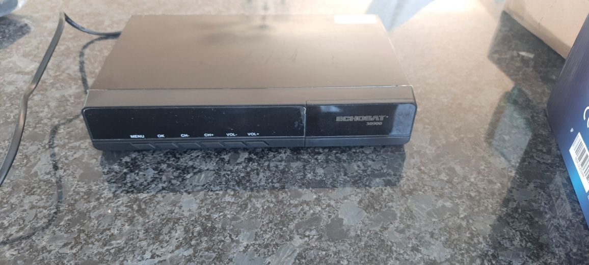 Tuner satelitarny Echosat 30900
