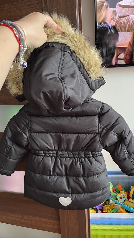 Przepiekna zimowa kurtka dla dziewczynki,