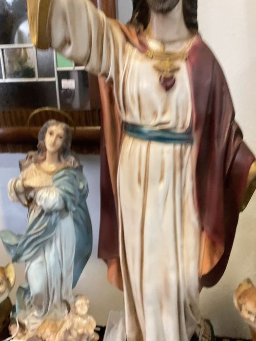 Figuras religiosas peças em resina pintura manual ,discrição abaixo