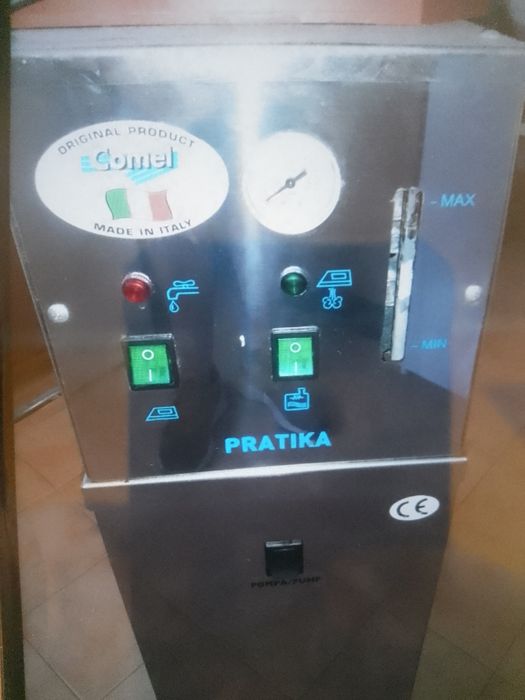 Vendo ferro de engomar com caldeira industrial com pouco tempo de uso.