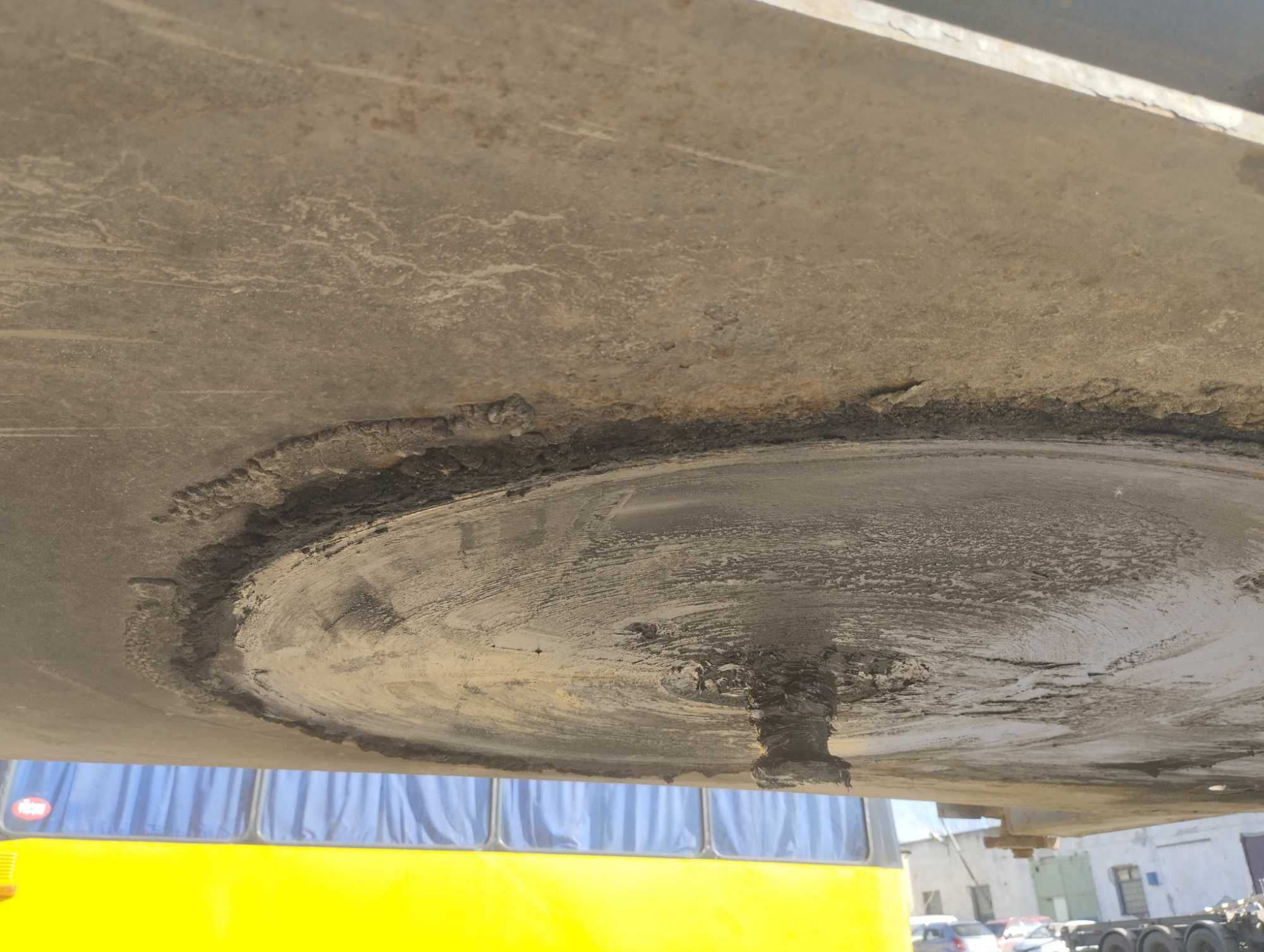 Напівпричіп контейнеровоз під 2х20, 1х40, 1х20, зашитий хвіст