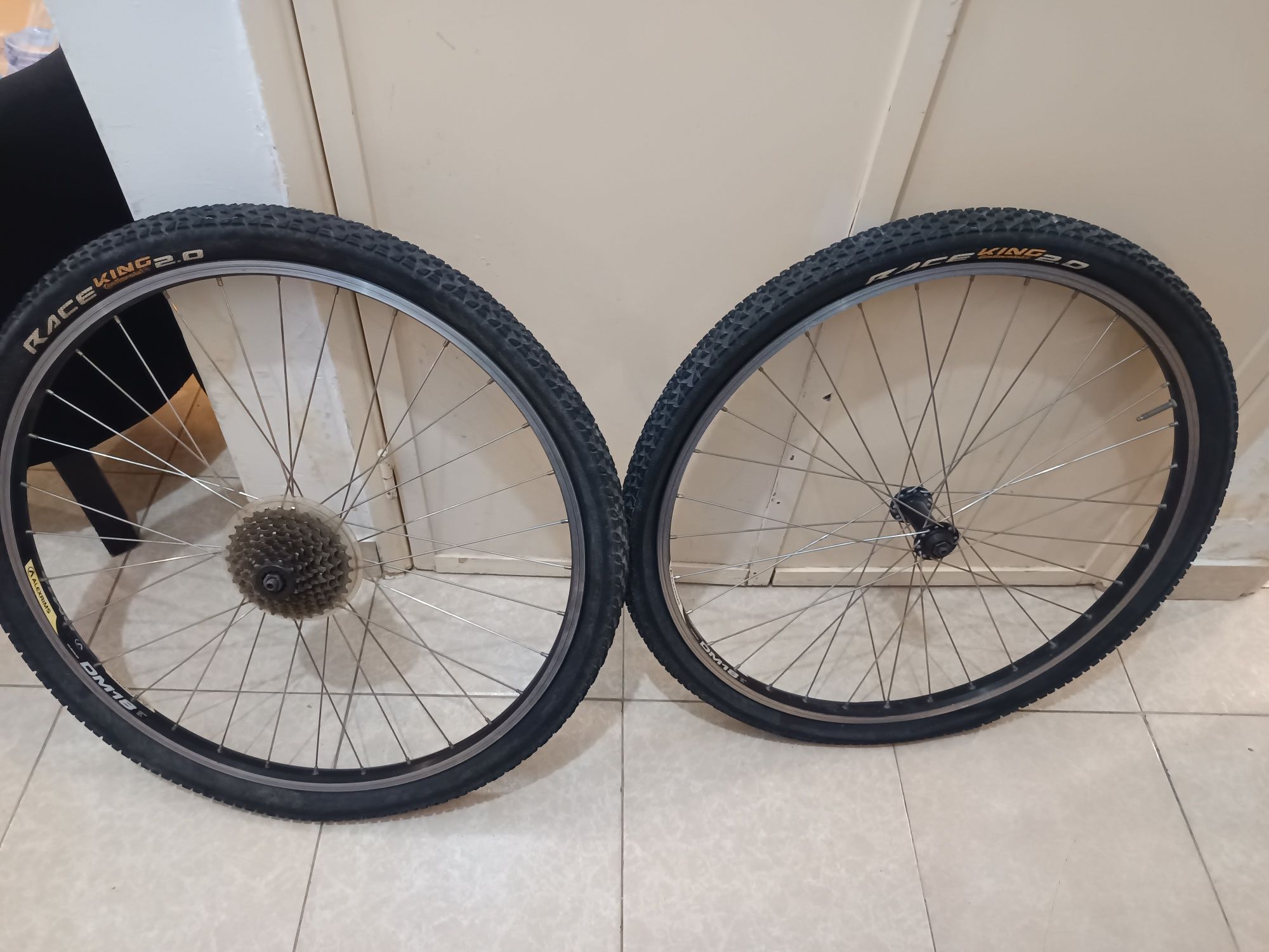 2 Rodas de bicicleta aro 26x2.0 com pneus com cassete 8 velocidades