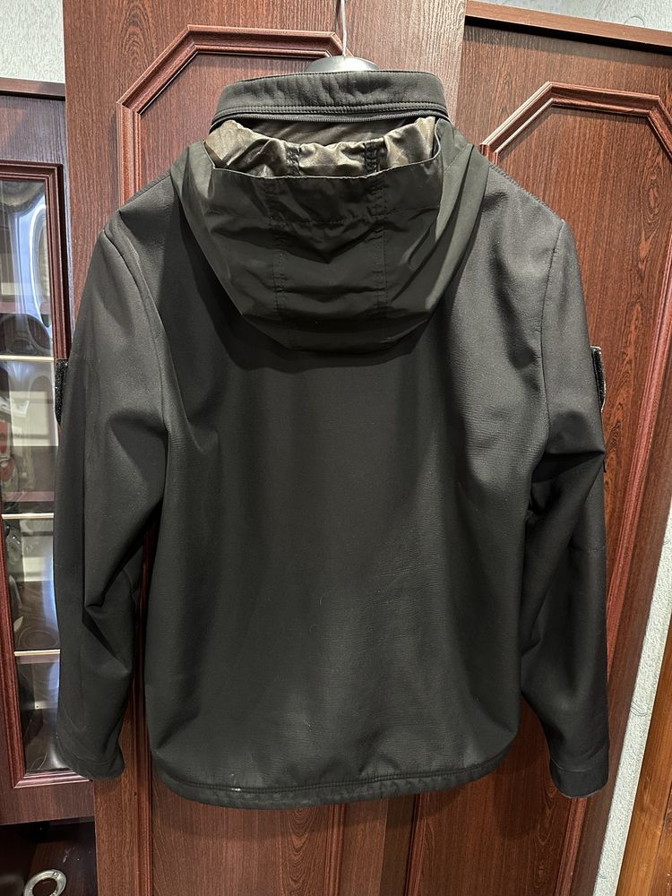 Тактична куртка Softshell (чорна)