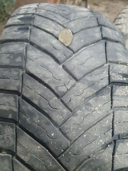 Шини б/у R16C (215/65)