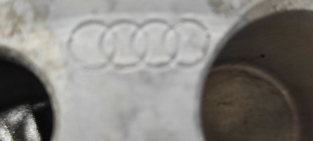 437 Felgi aluminiowe ORYGINAŁ AUDI R 17 5x112 otwór 66,6 ET 28 B Ładne