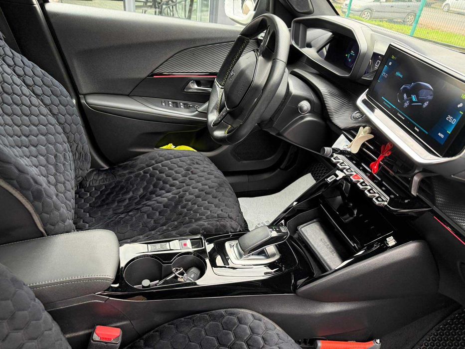 автомобіль Peugeot e-2008 GT 2020 електромобіль