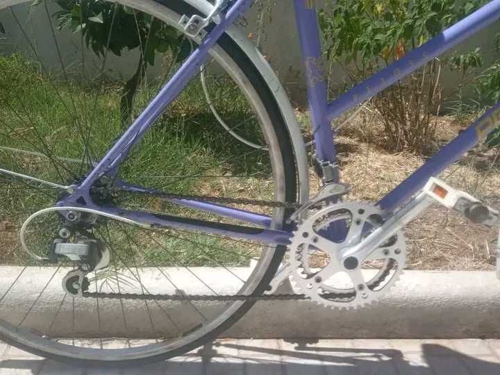 Bicicleta Peugeot Cassis vintage mixte roxa roda 28 700 chromoly
Tam50