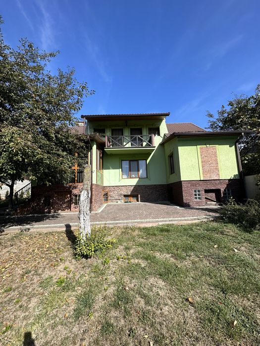 Здається затишний 3-кім будинок в оренду!