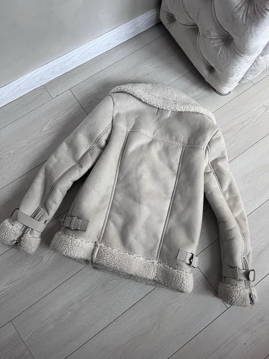 Дублянка бежева Bershka